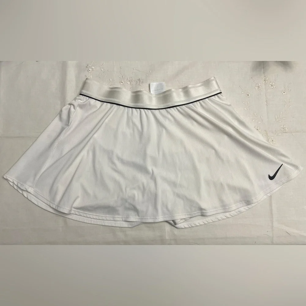 Nike Dri-FIT White Tennis Skort Skirt Shorts Size Large - Picture 3 of 8
